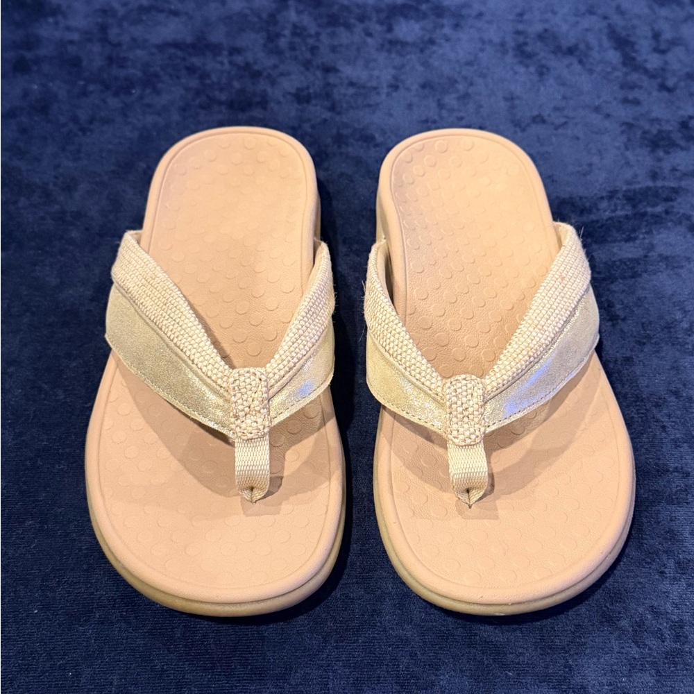 Women's Size 6M Vionic Elegant Gold/Natural Women's Sandals